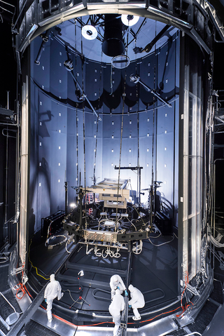 Illustration for article titled This Custom Shipping Container For Telescope Parts Is Fantastic
